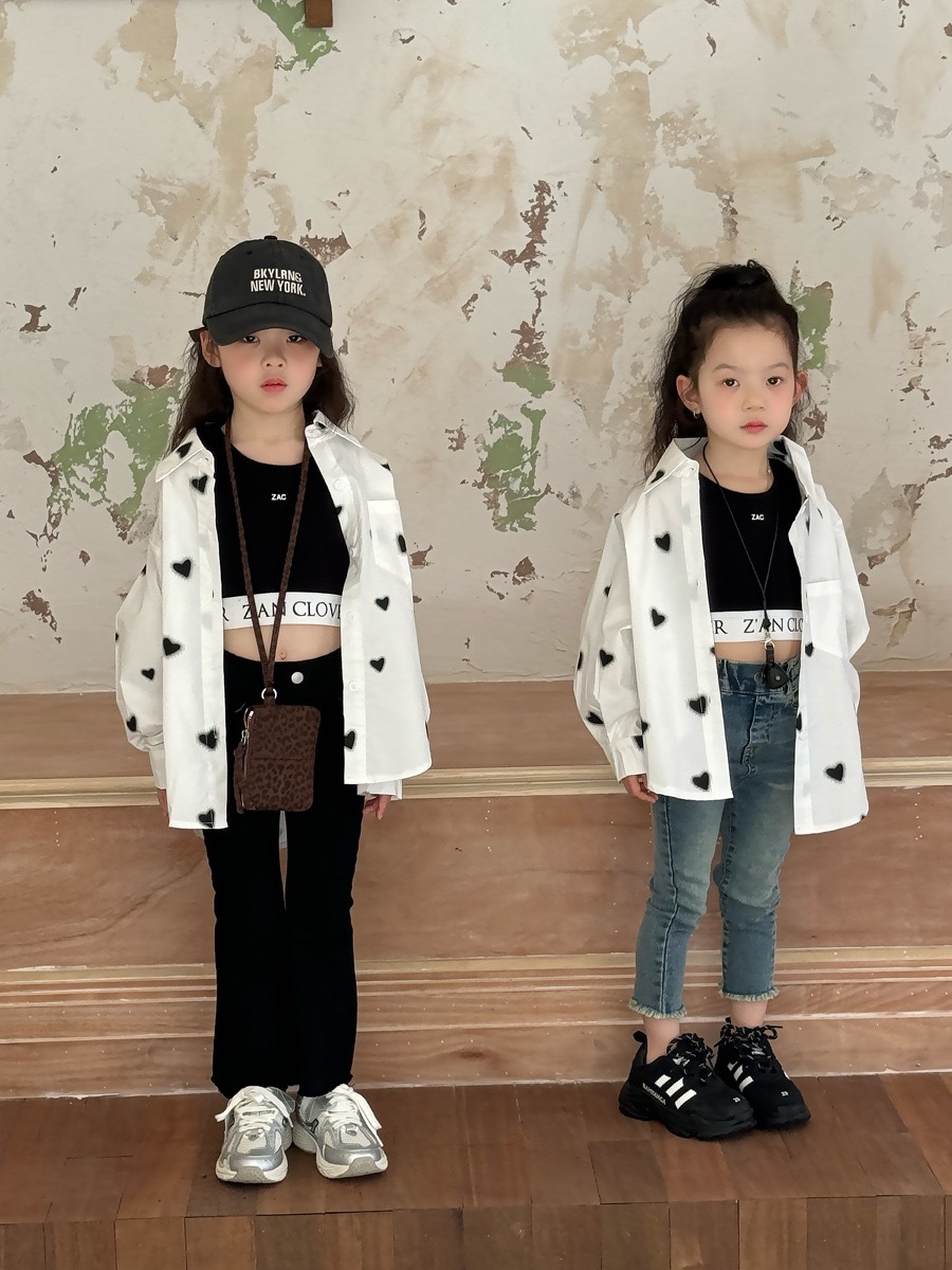 寬鬆復古愛心領子上衣