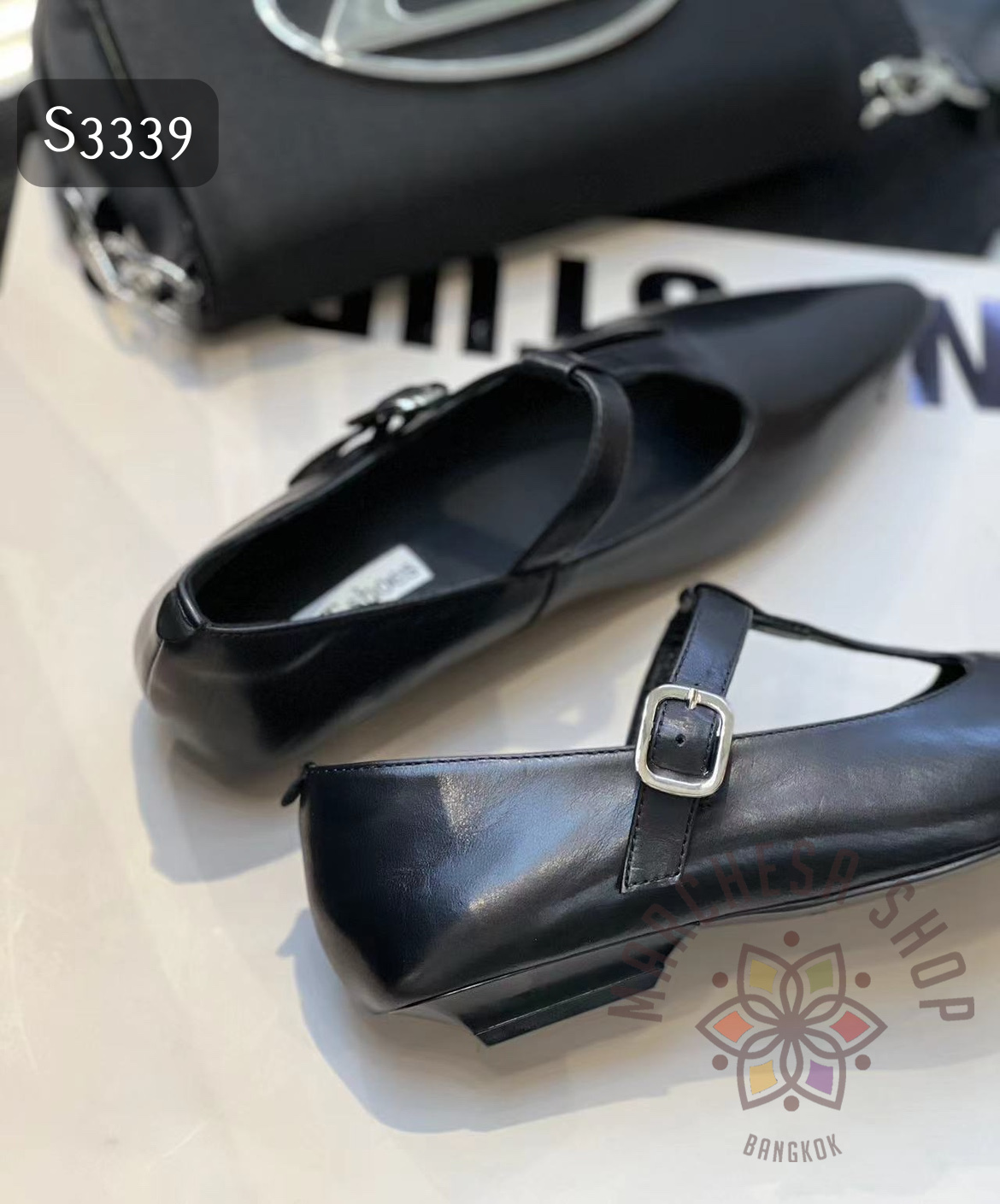 S3339 - 牛皮鏤空一字帶尖頭平底鞋