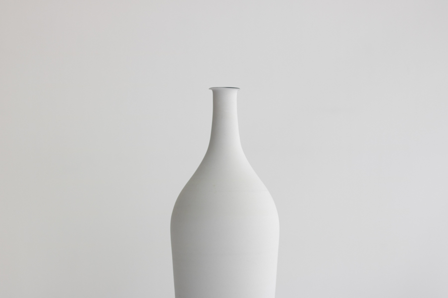 +g 吉田直嗣-花器 白 中黑3