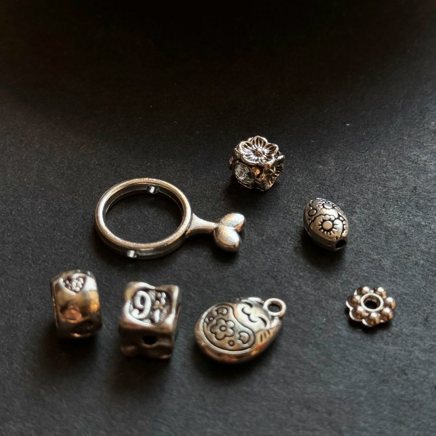 [原石] 水晶串珠配件 藏銀 一組 8 個