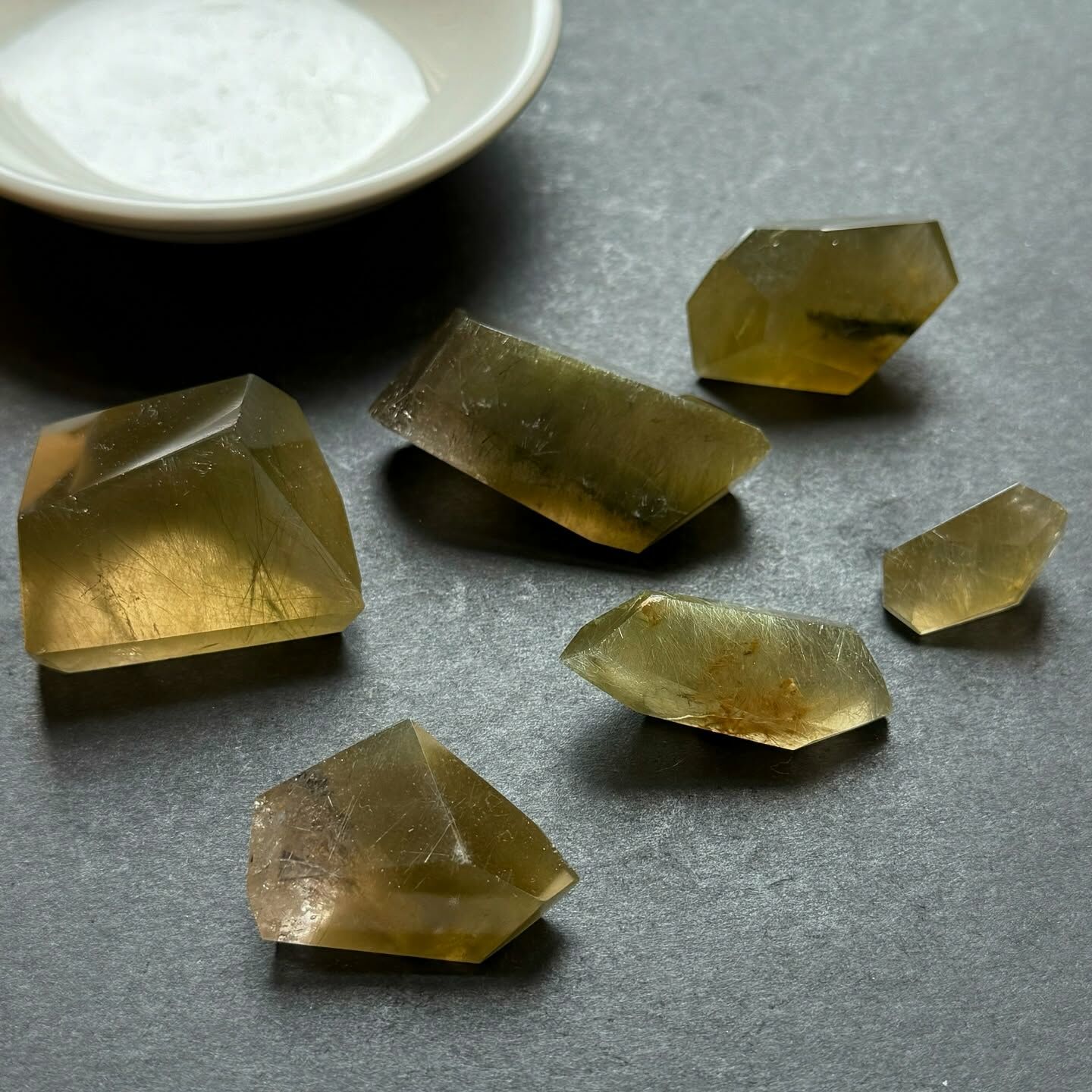 [原石] 綠髮晶 水晶隨行