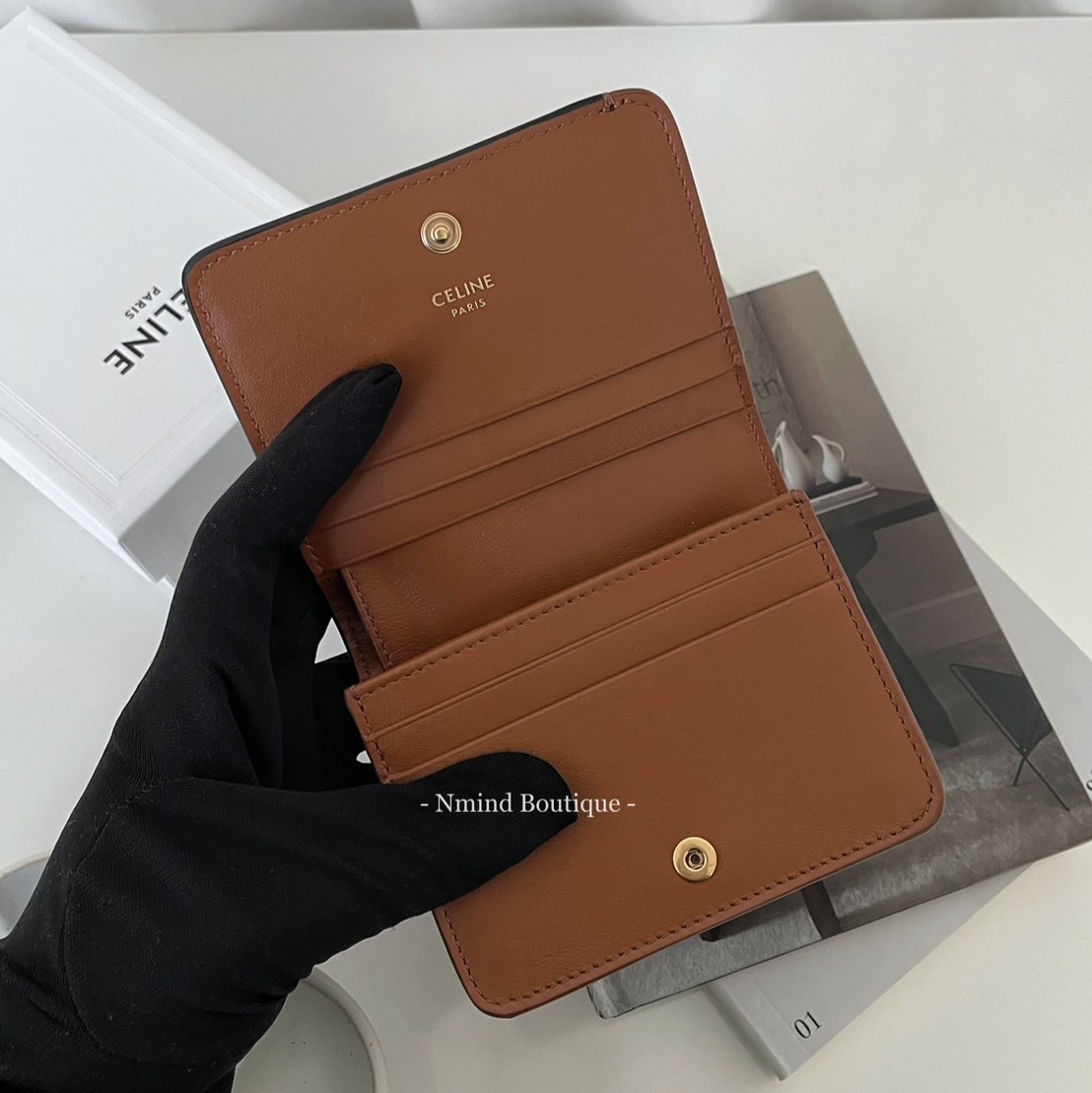 【国内発送】SMALL TRIOMPHE WALLET IN TRIOMPHE CANVASセール CELINE Triomphe Canvas Small Trifold Wallet | Celine Wallet