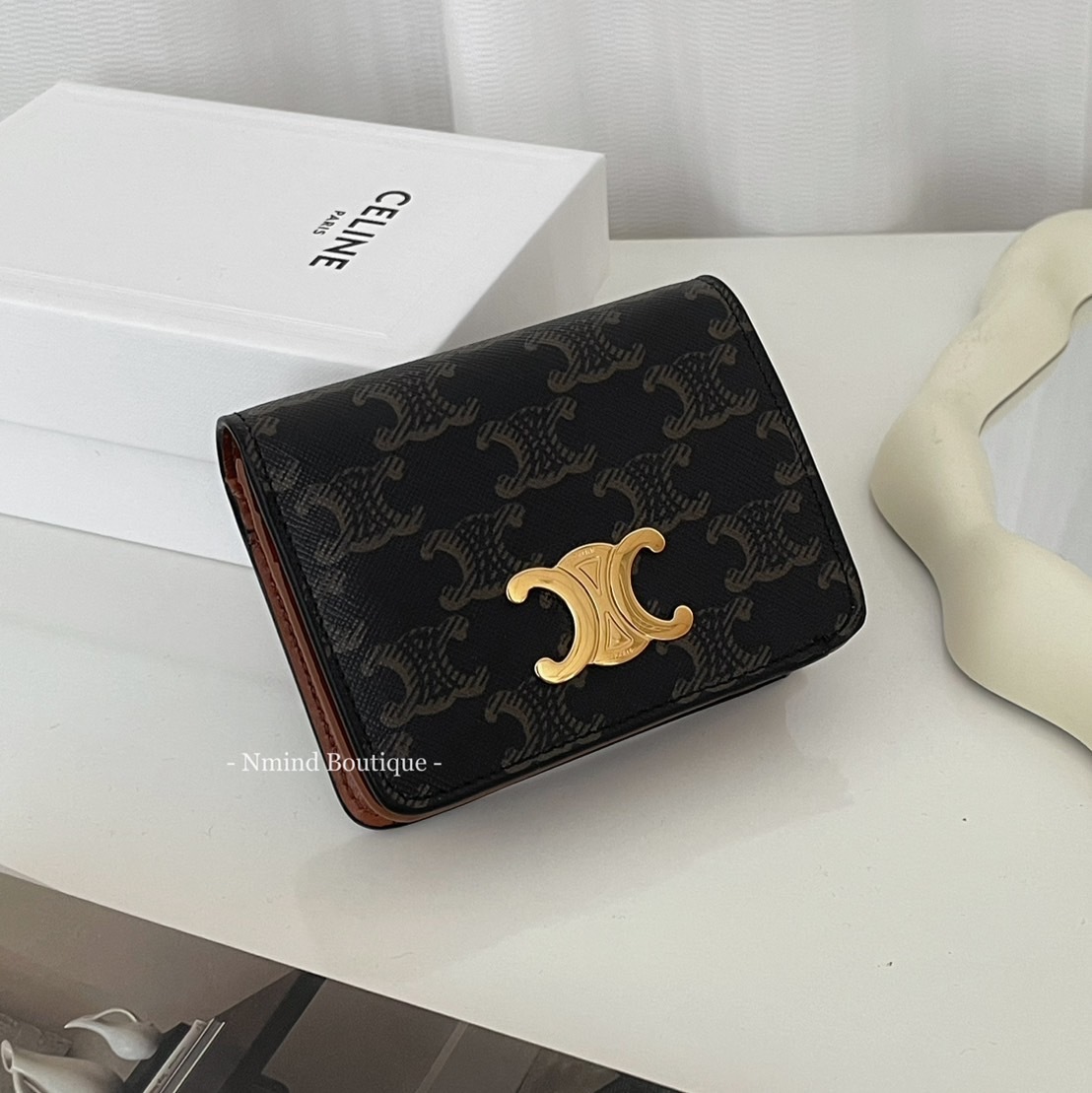 【国内発送】SMALL TRIOMPHE WALLET IN TRIOMPHE CANVASセール CELINE Triomphe Canvas Small Trifold Wallet | Celine Wallet
