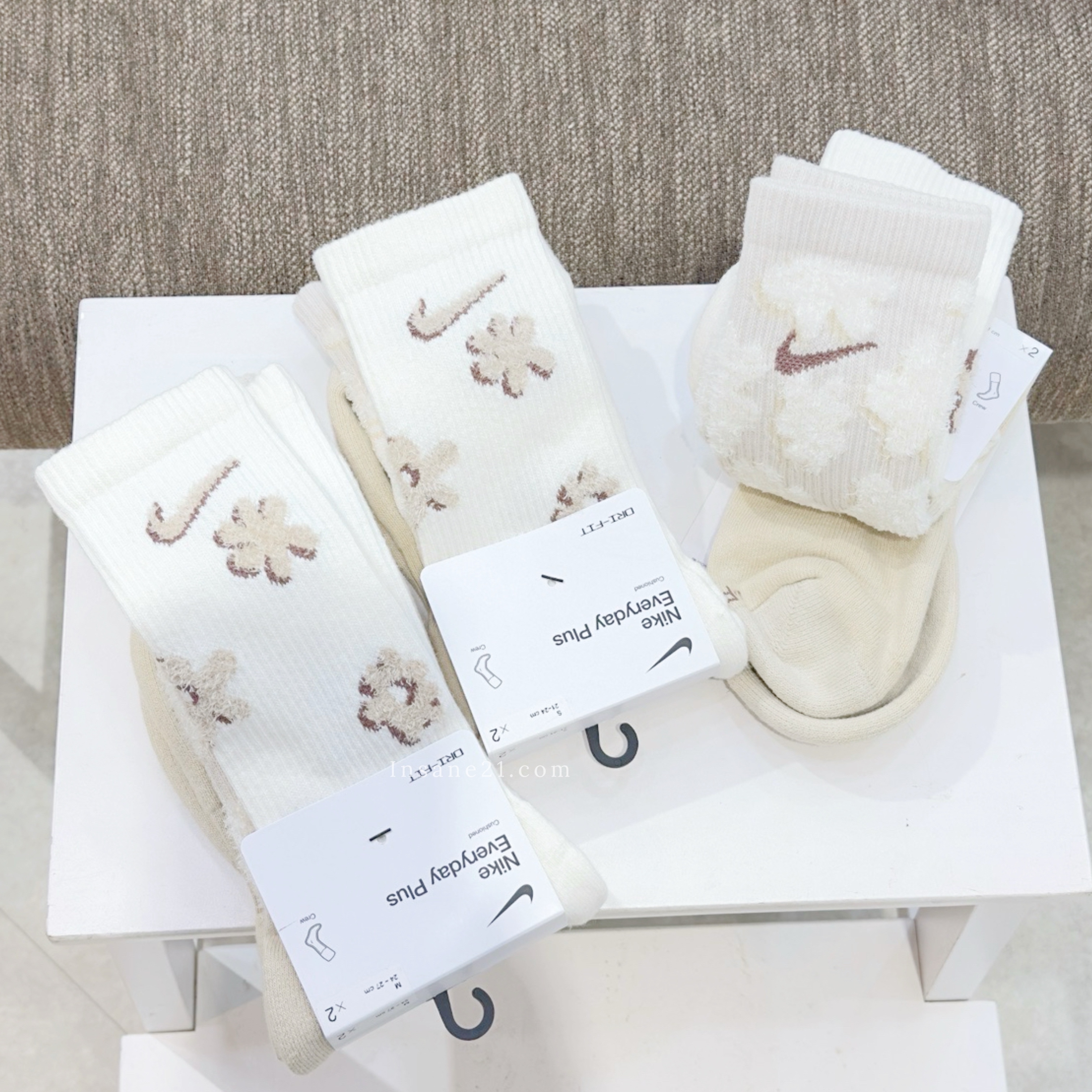 NIKE EVERYDAY PLUS CUSHIONED SOCKS 小花刺繡 長襪 小腿襪 兩雙一組 襪子 FN9136-900