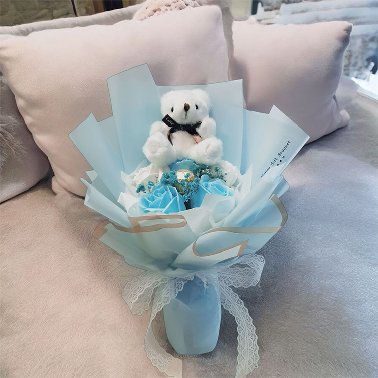 小熊6朵香皂花金莎花束,6朵花語代表順利