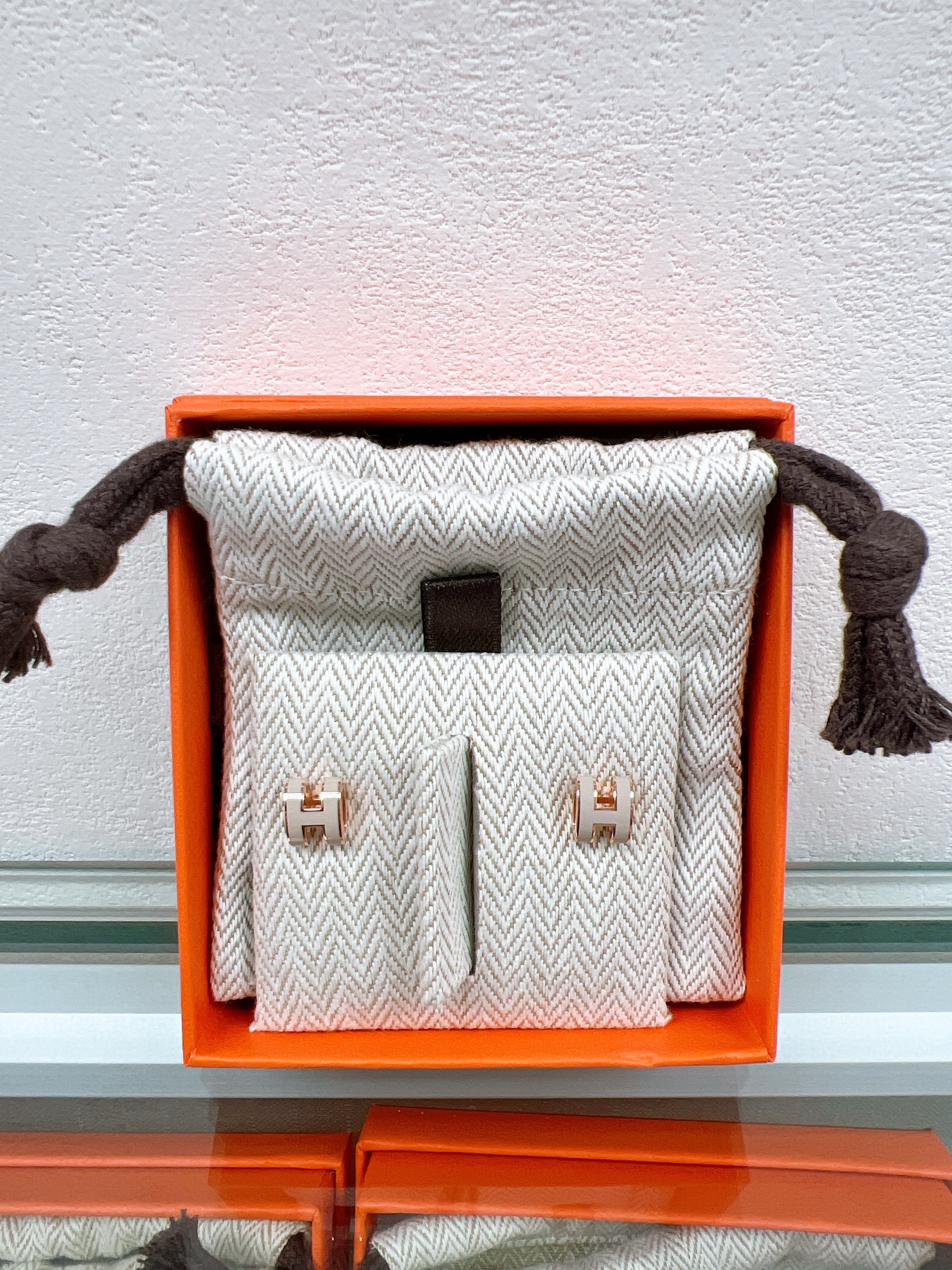 *Unused* Hermes mini pop h earrings (marron glace/ rose gold)