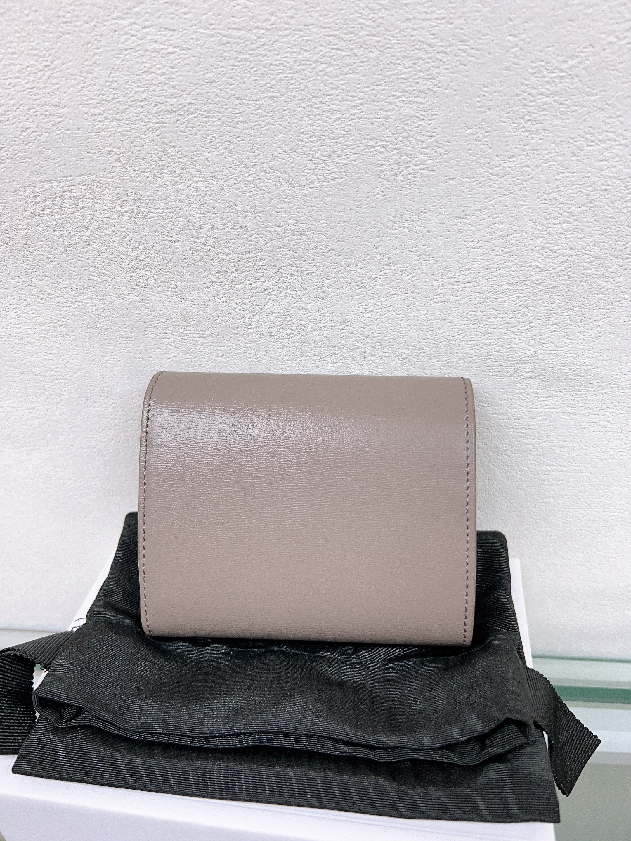 *Unused* Celine triomphe wallet grey