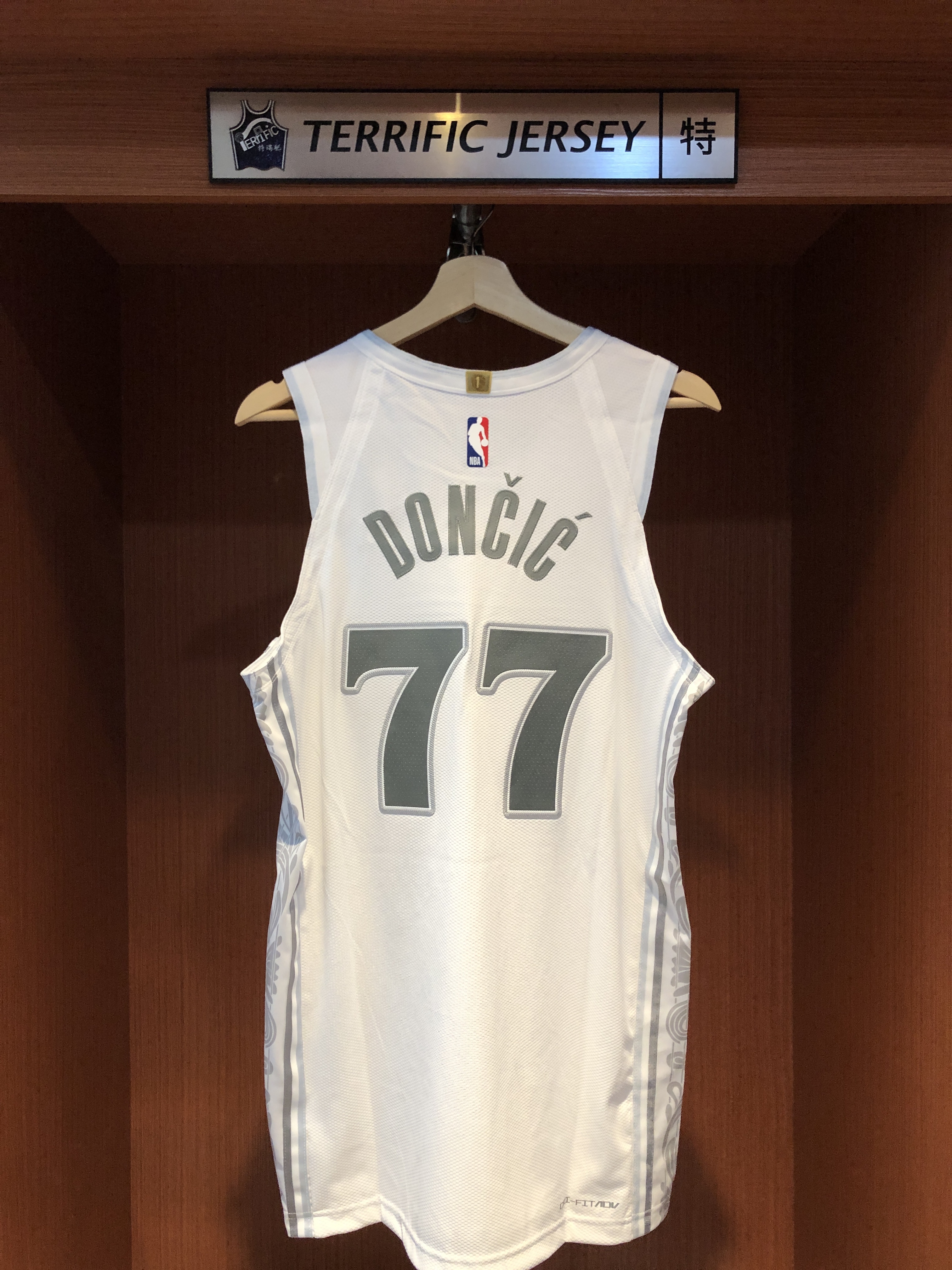 NBA球衣 Luka Doncic 達拉斯小牛城市 City Nike Authentic 球員版 電繡 全新