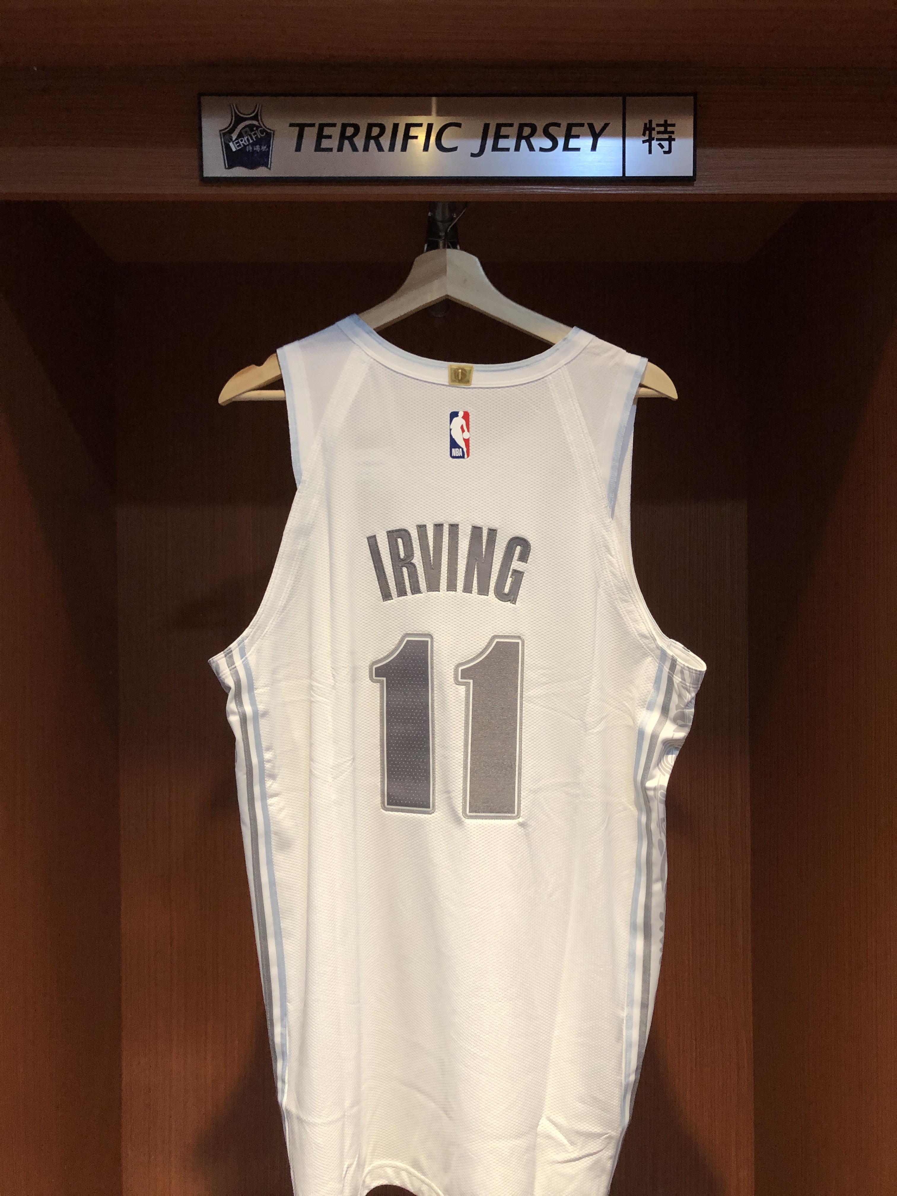 NBA球衣 Kyrie Irving 達拉斯小牛城市 City Nike Authentic 球員版 電繡 含贊助商標 全新