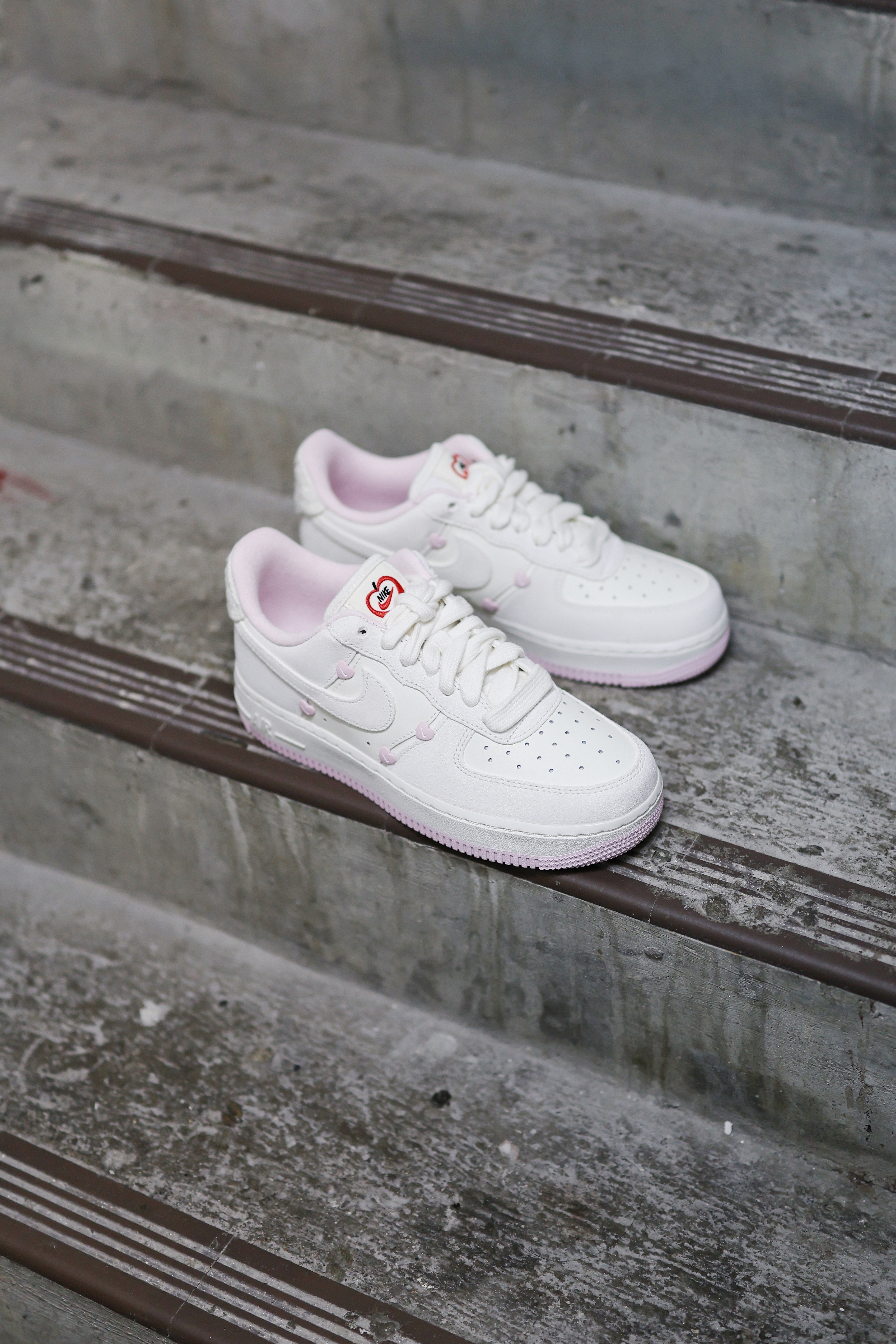 Nike Air Force 1 AF1 Low Valentine‘s Day 2025 白粉麂皮情人節限定 HV5992-111