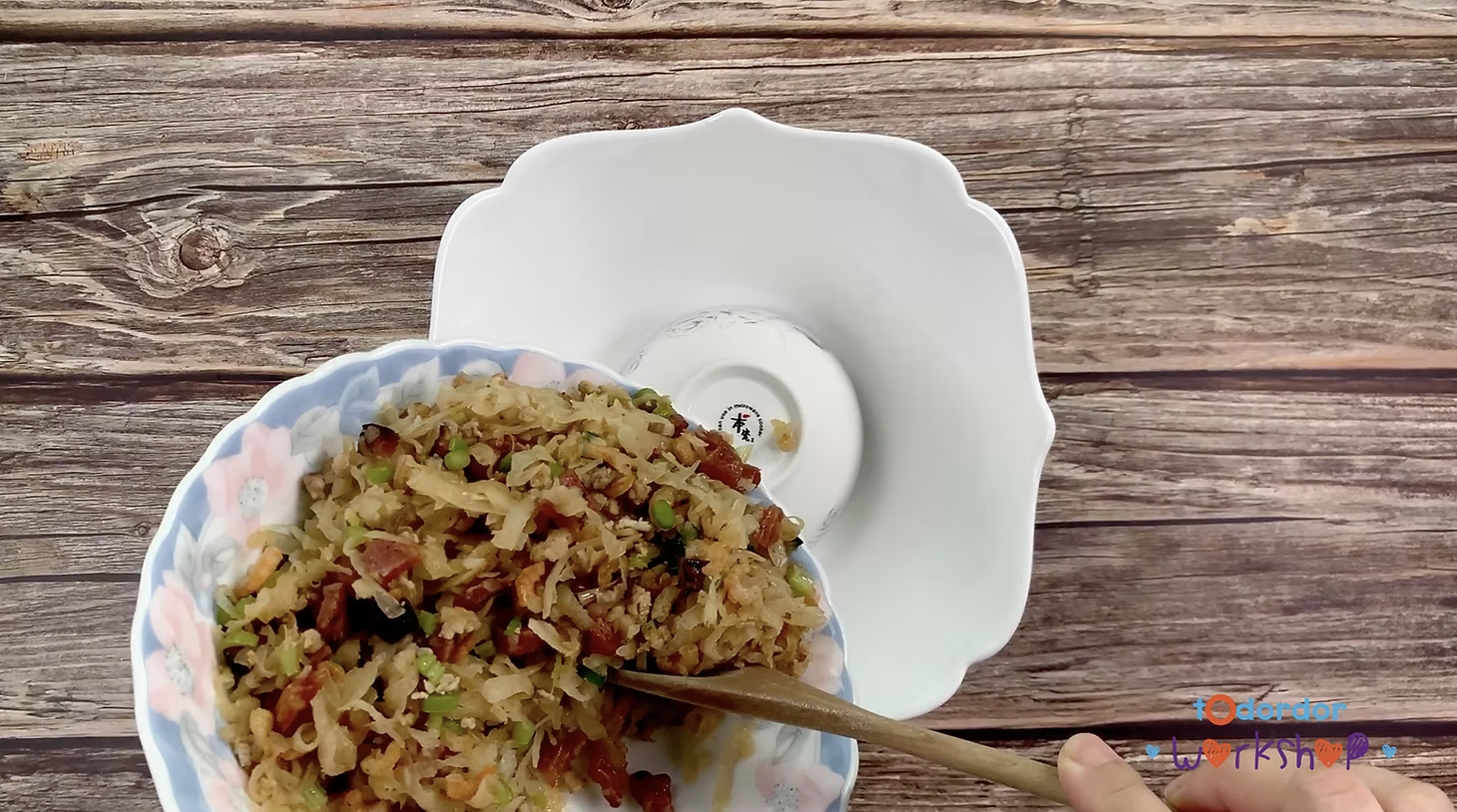 剛才的材料都放進這個大盤