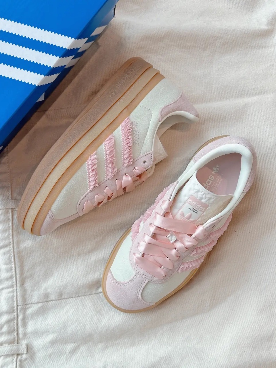 ADIDAS GAZELLE BOLD 奶油櫻花粉 米色 粉色 焦糖底 蕾絲 芭蕾風 厚底 解構 堆疊 增高 女鞋 JR8374 / 預購