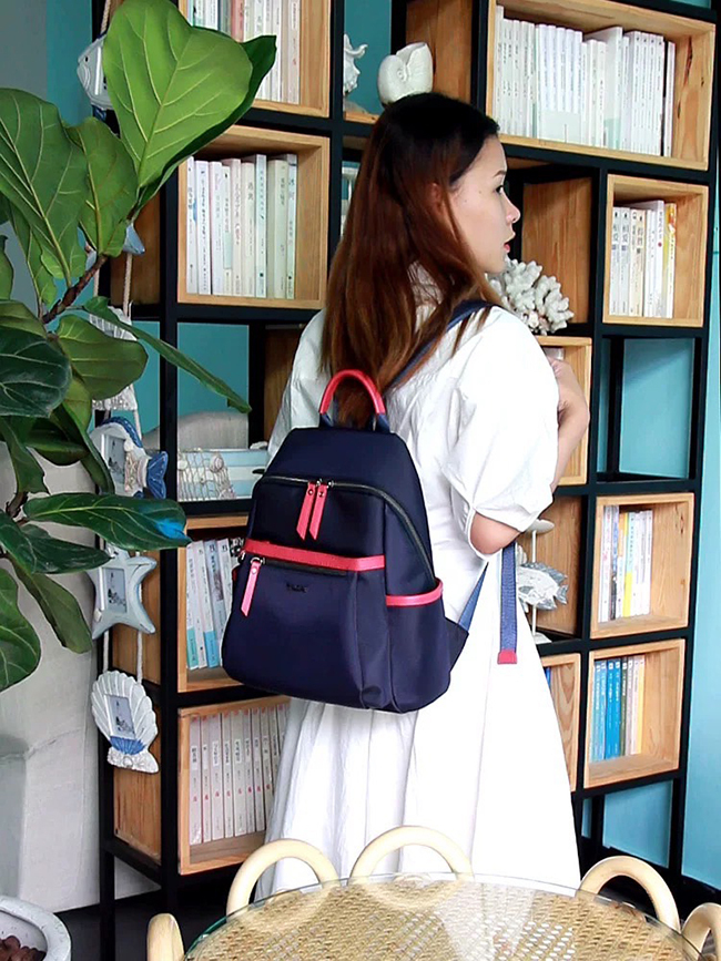 熱銷🔥大款沉穩素雅防水尼龍後揹包-兩色預購