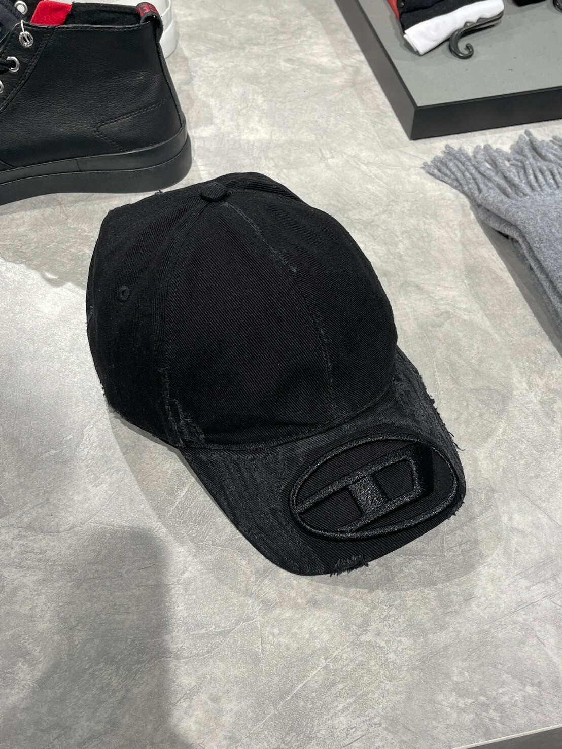 DIESEL 立體刺繡D Logo黑破壞老帽