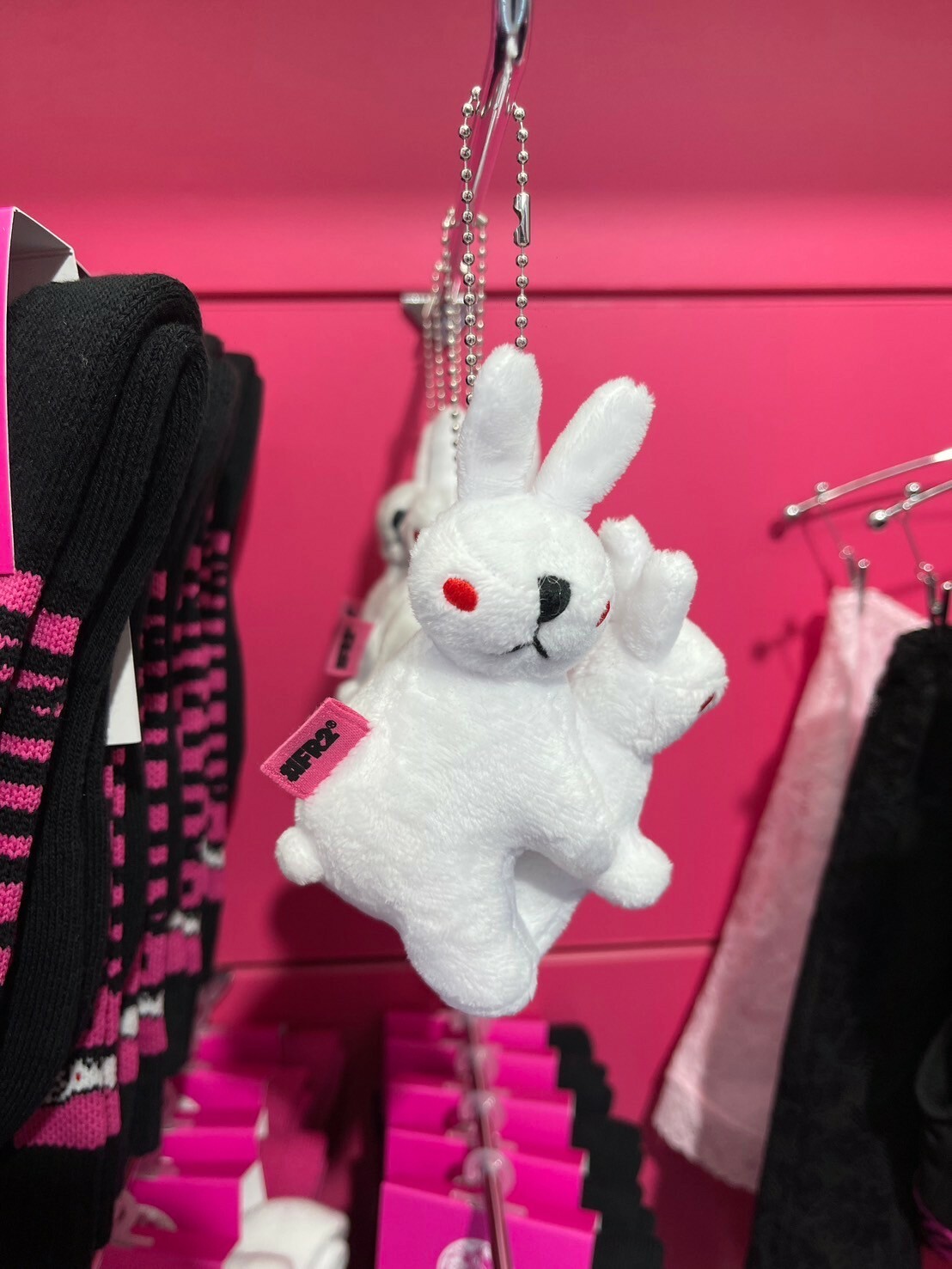 FR2 梅限定款 粉標 愛愛兔毛絨吊飾