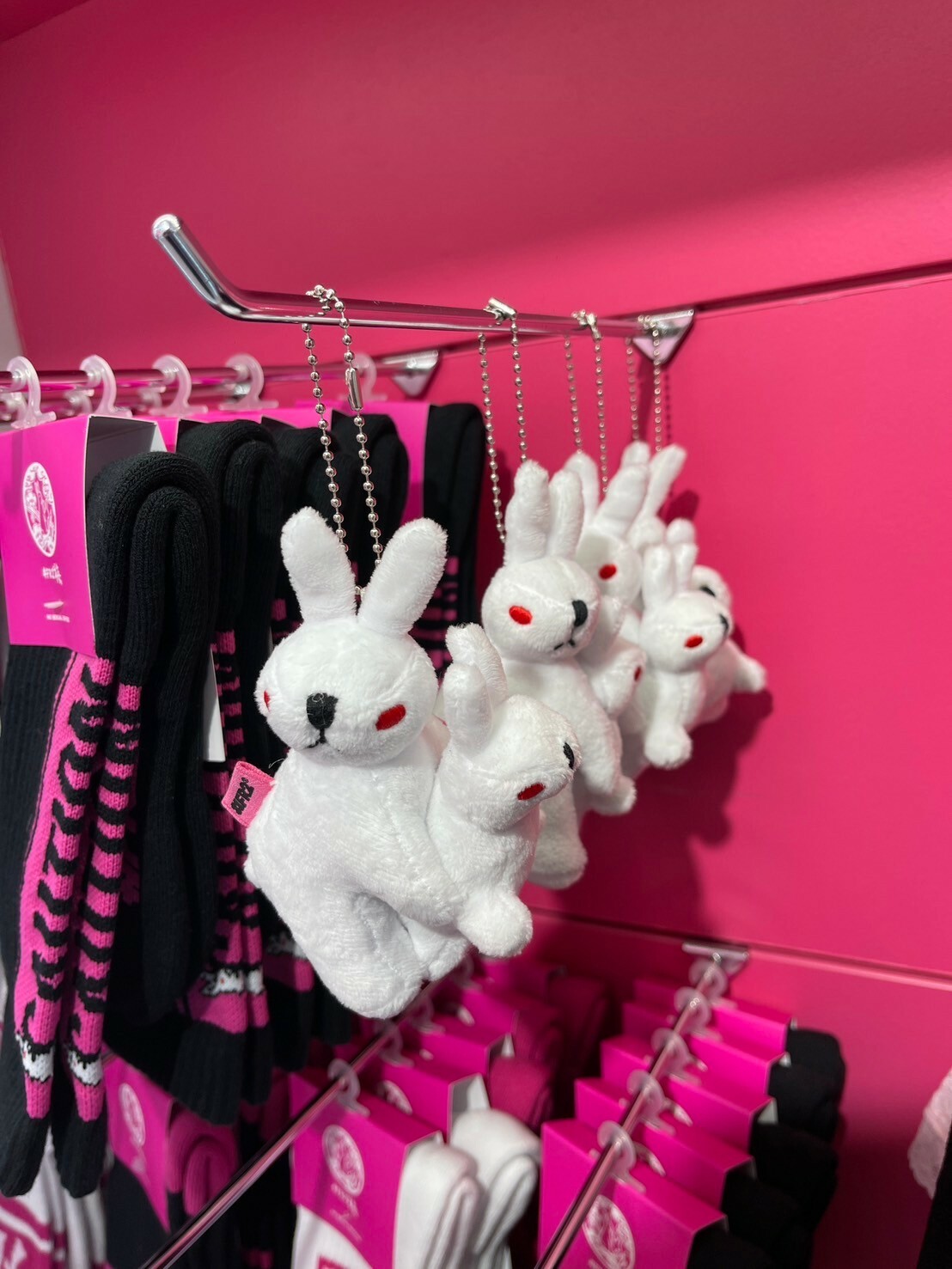 FR2 梅限定款 粉標 愛愛兔毛絨吊飾