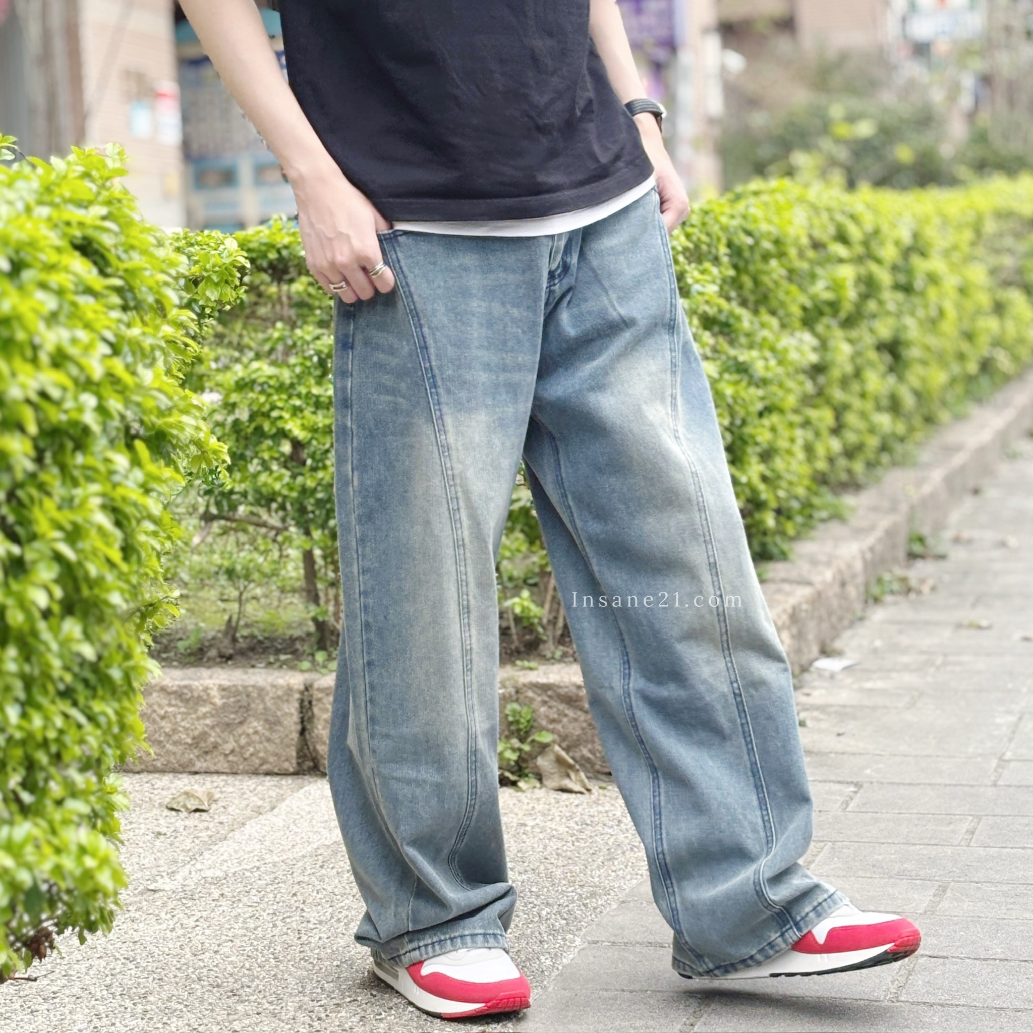 水洗 刷舊 白廓行 造型 寬版 落地 牛仔褲