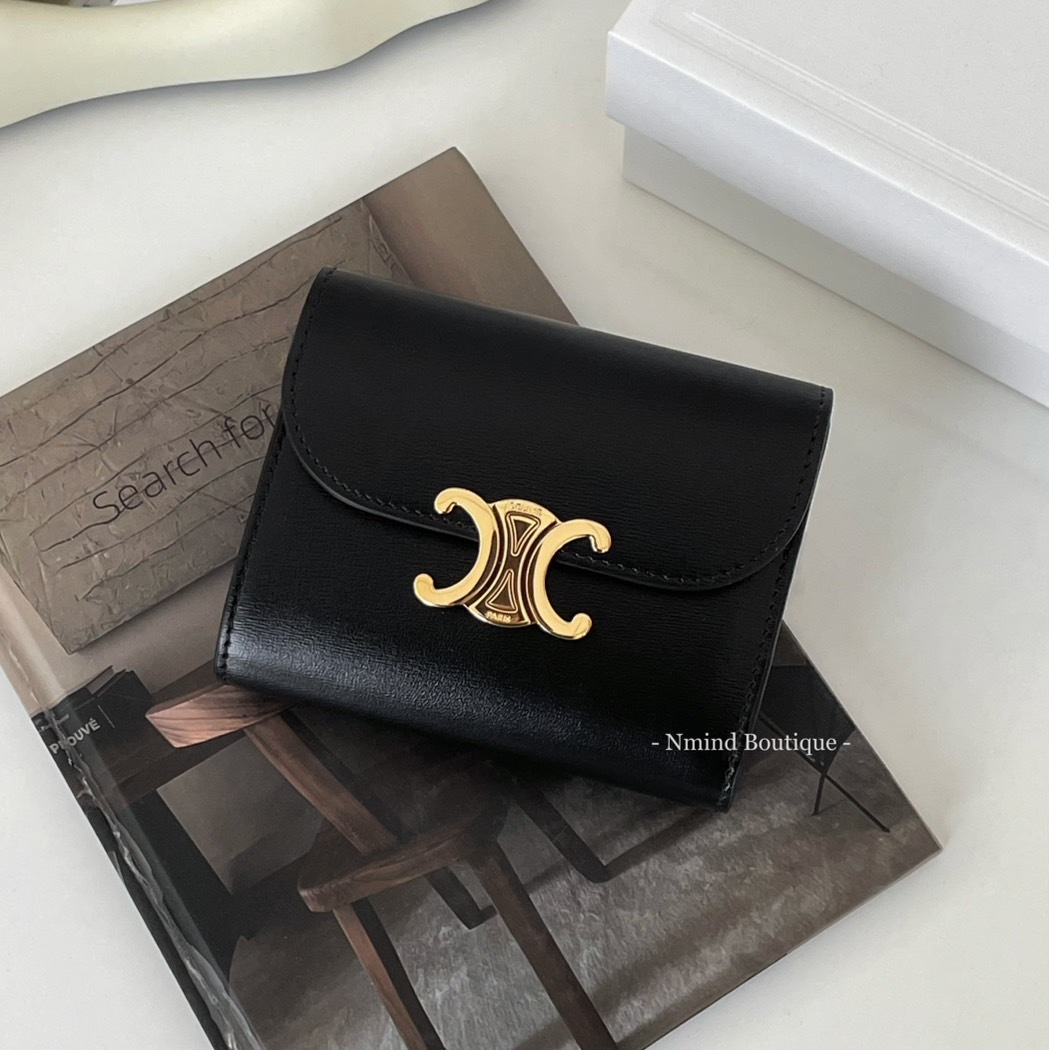 関税込Celine Small Wallet Triomphe in Shiny Calfskin Black Celine Triomphe Wallet Small in Shiny Calfskin Black