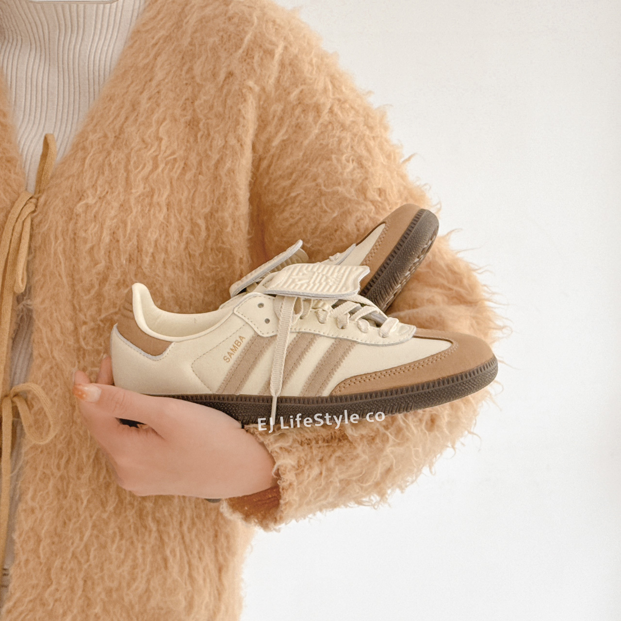 ADIDAS SAMBA LT 海鹽奶茶 沙色 奶油色 大地色 焦糖底 翻蓋斜舌 大鞋舌 女鞋 JH5706 / 現貨