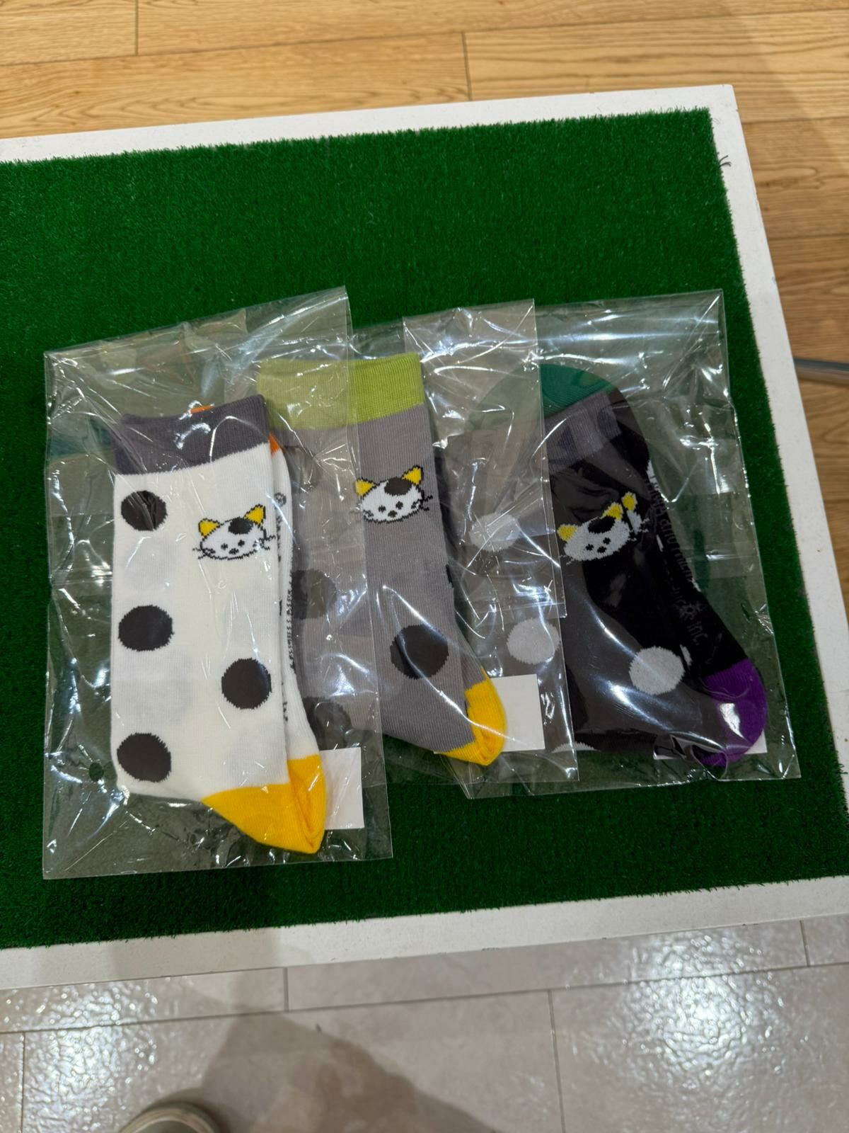 Pre-order - FRAPBOIS x Tama & Friends Dot Dot Socks