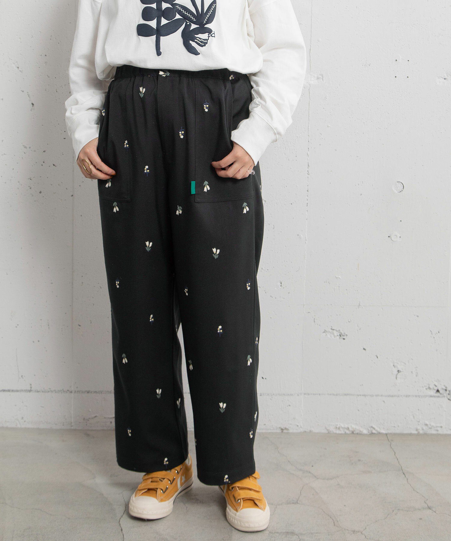 PreOrder - Pou Dou Dou Flower embroidered painter pants