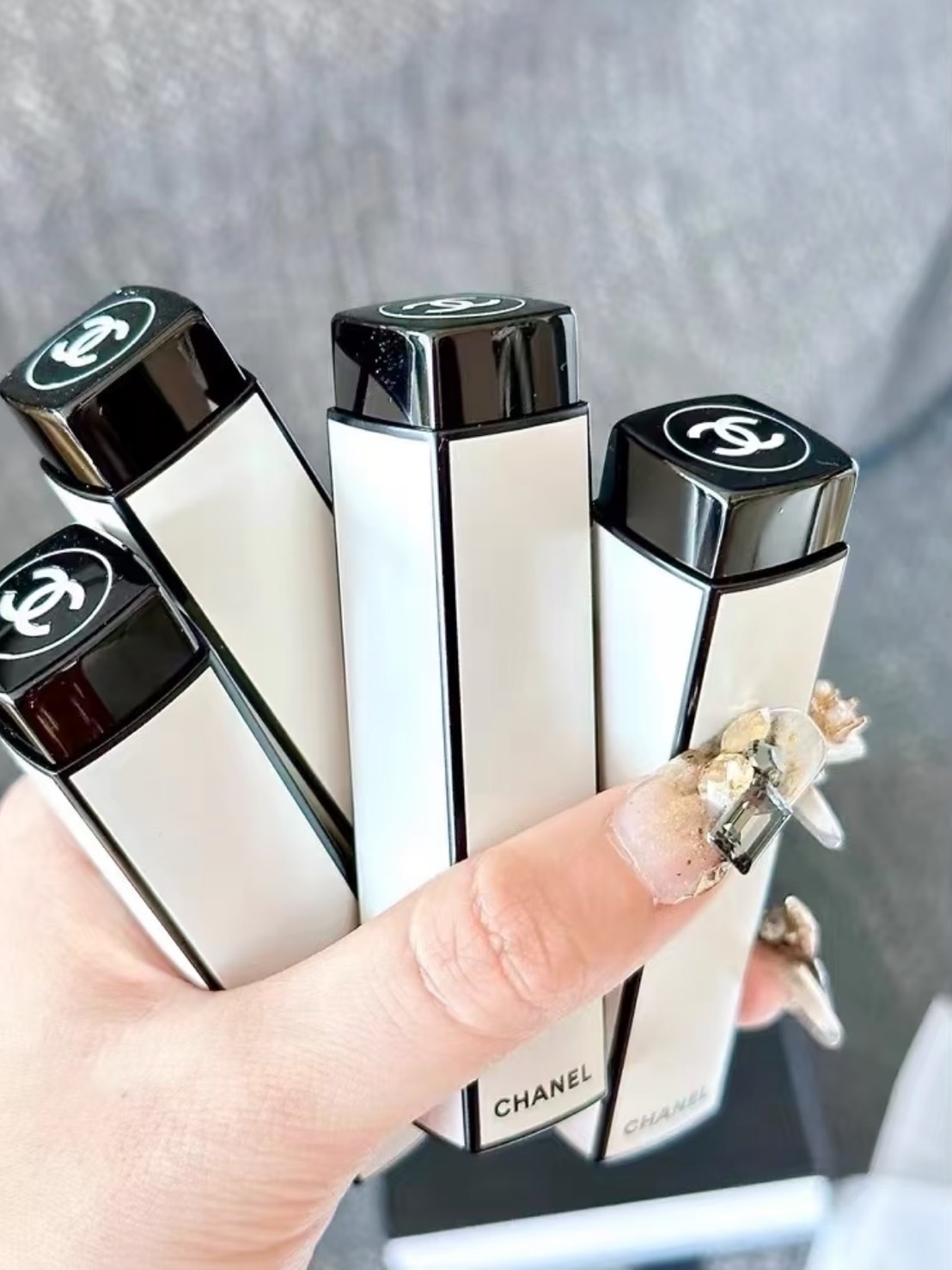 CHANEL 香奈兒 不眠之夜 限量絲絨 唇膏