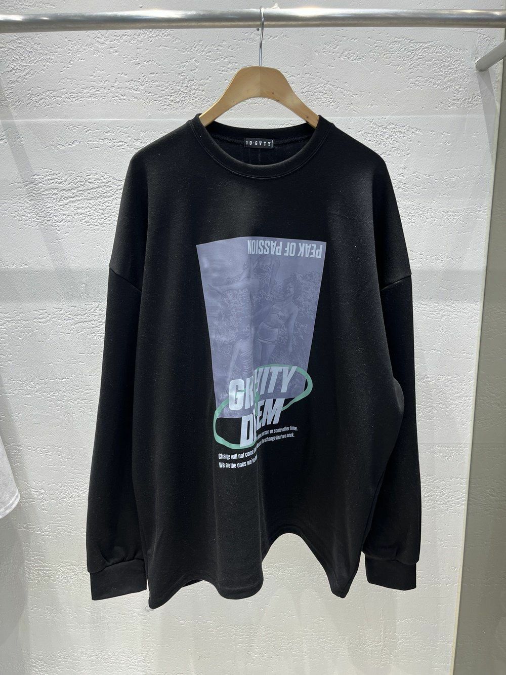 OverSize英文字圖案長袖衫 10.GVTY-0187T