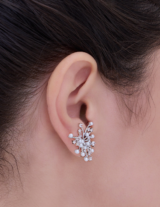 綻放星鑽珍珠。夾式耳環