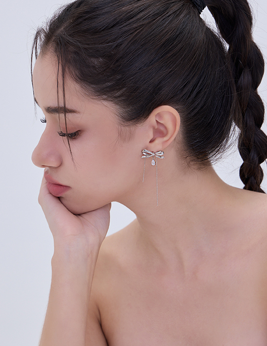 銀珠蝴蝶結。夾式耳環