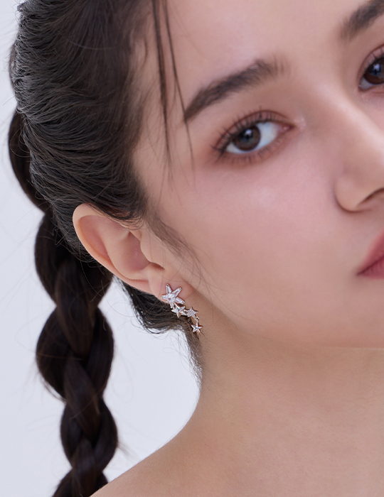 閃耀垂墜星芒。銀針耳環