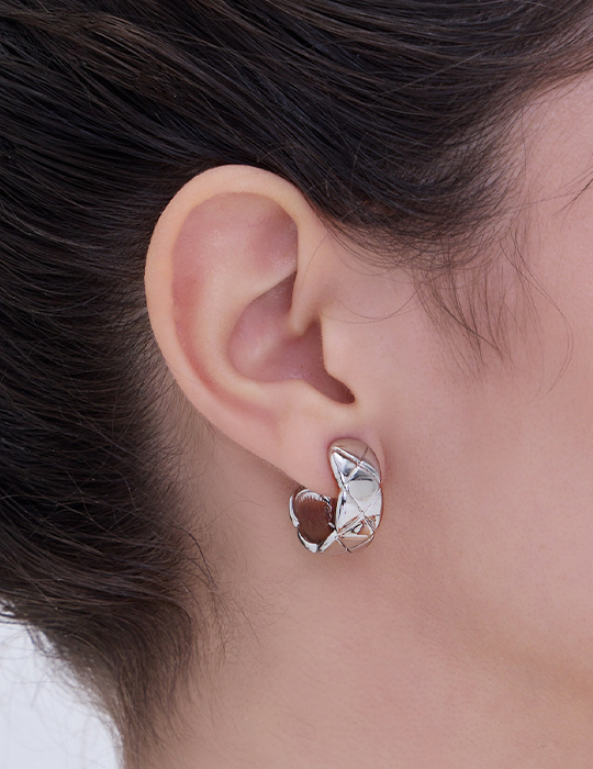 歐美百搭菱格。夾式耳環(銀)