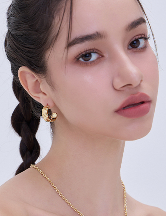 歐美百搭菱格。銀針耳環(金)