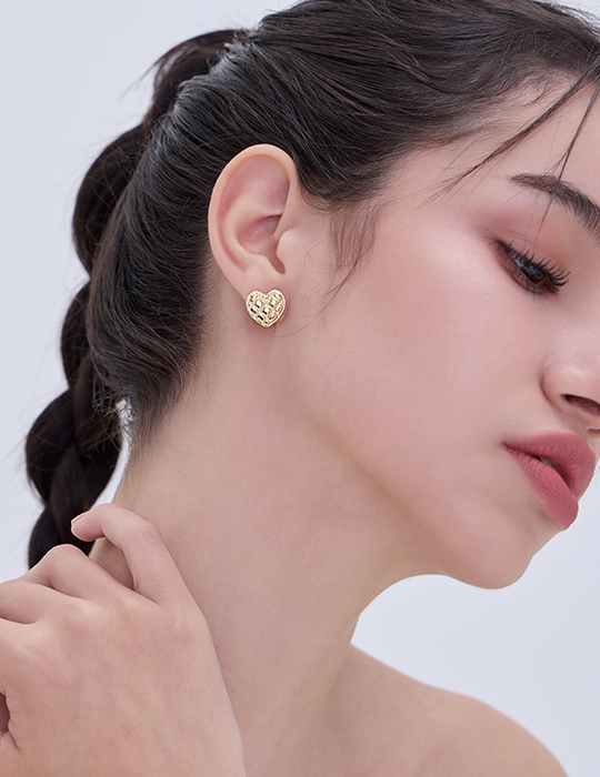 韓系菱格愛心。銀針耳環