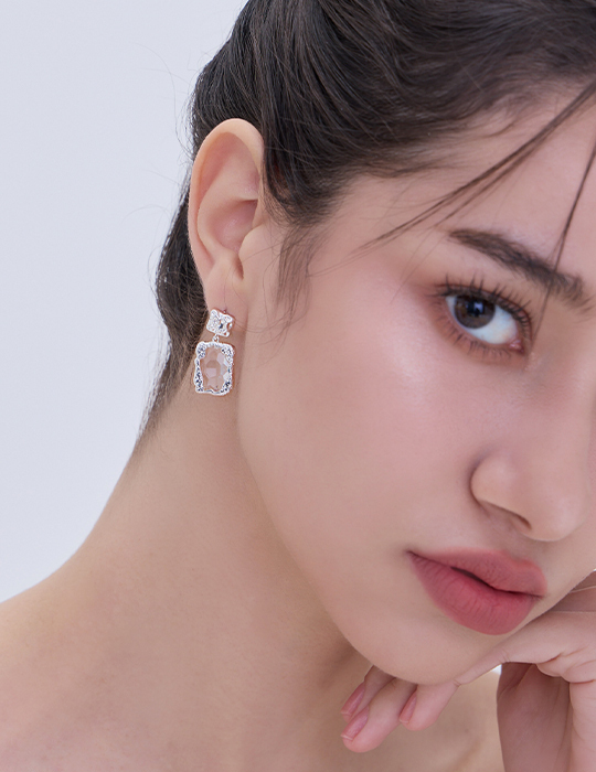 熔岩水晶垂墜。銀針耳環(銀)