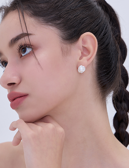 熔岩珍珠。銀針耳環