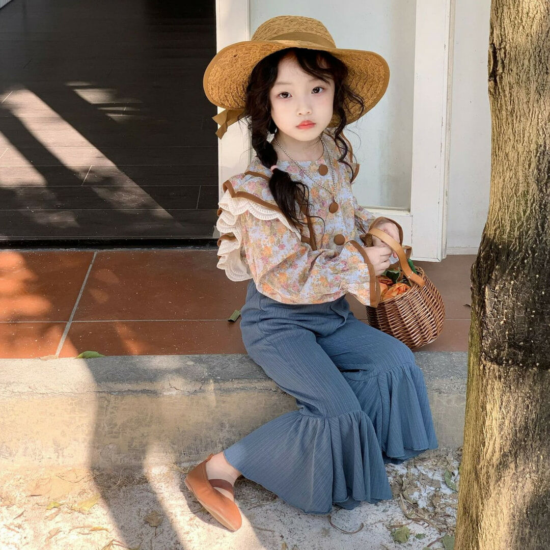 25 春款大蕾絲排釦上衣