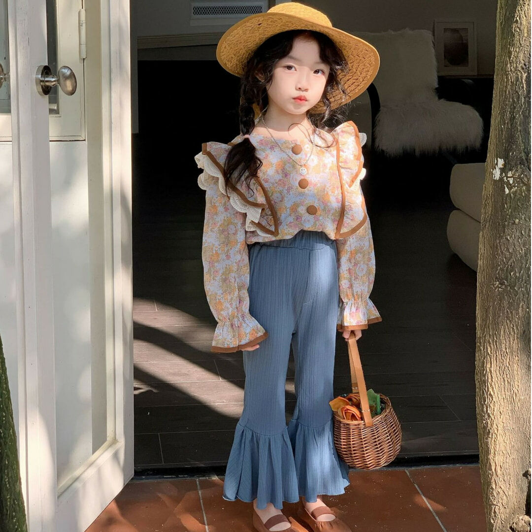 25 春款大蕾絲排釦上衣