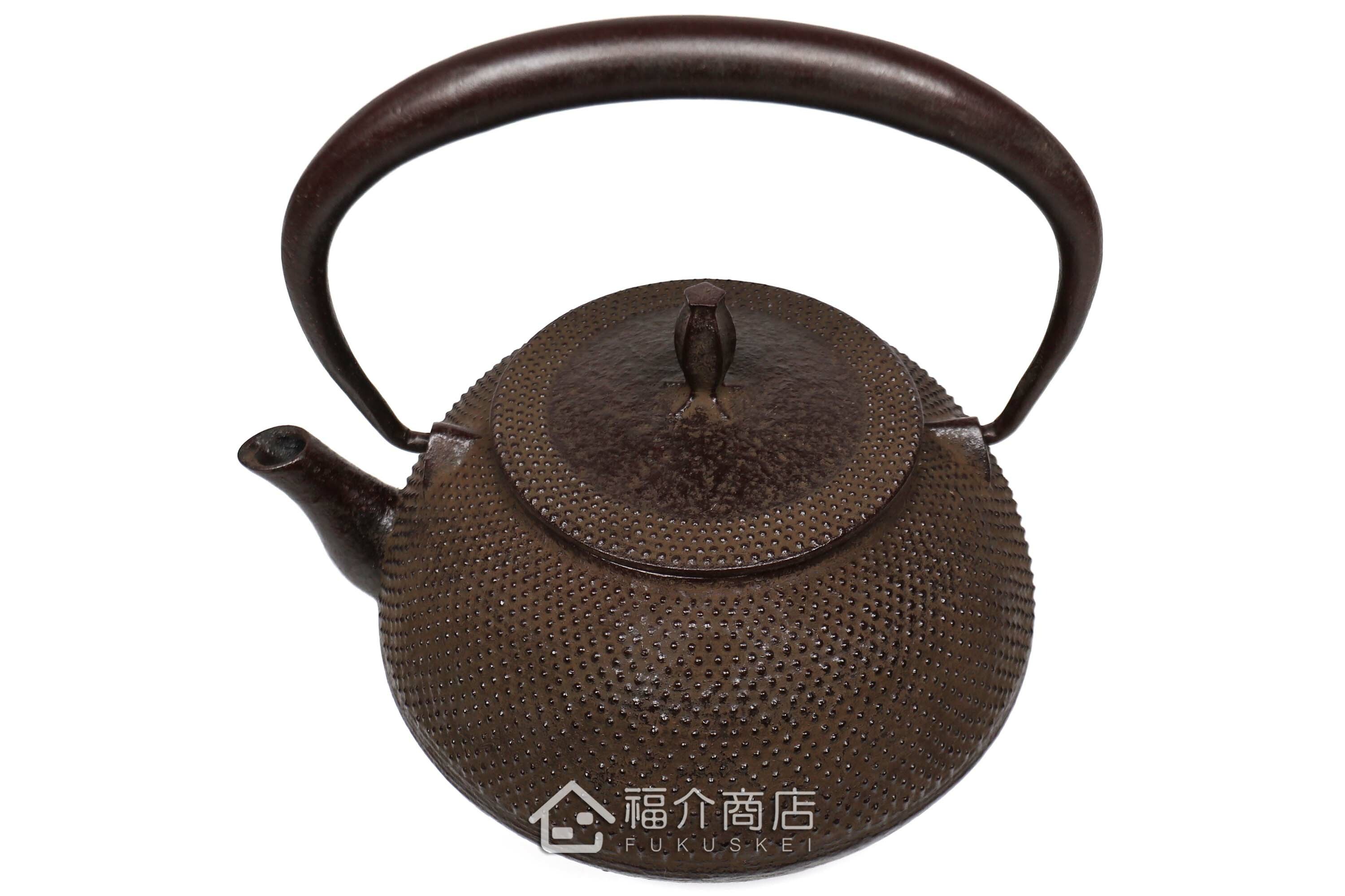 佐藤勝久所製作的日本鐵壺,壺身設計成霰圖紋
