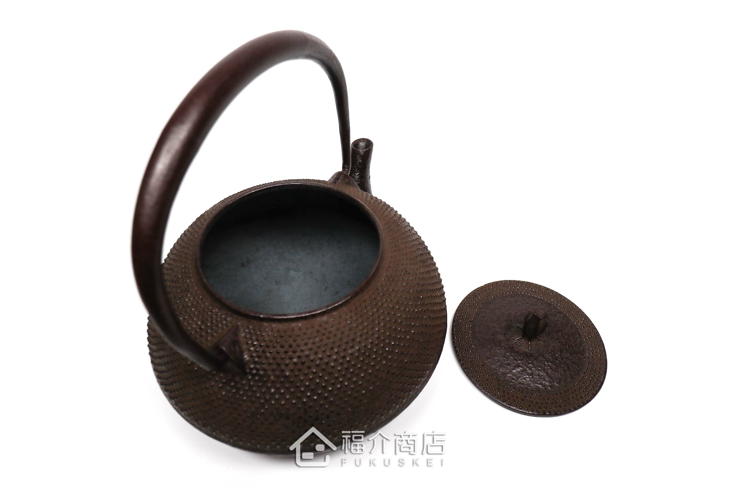 佐藤勝久所製作的日本鐵壺,壺身設計成霰圖紋