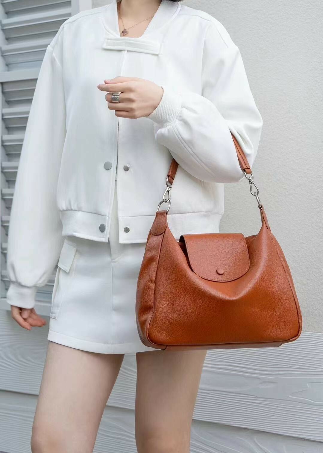 【77-07輕奢牛皮拖特側背包】