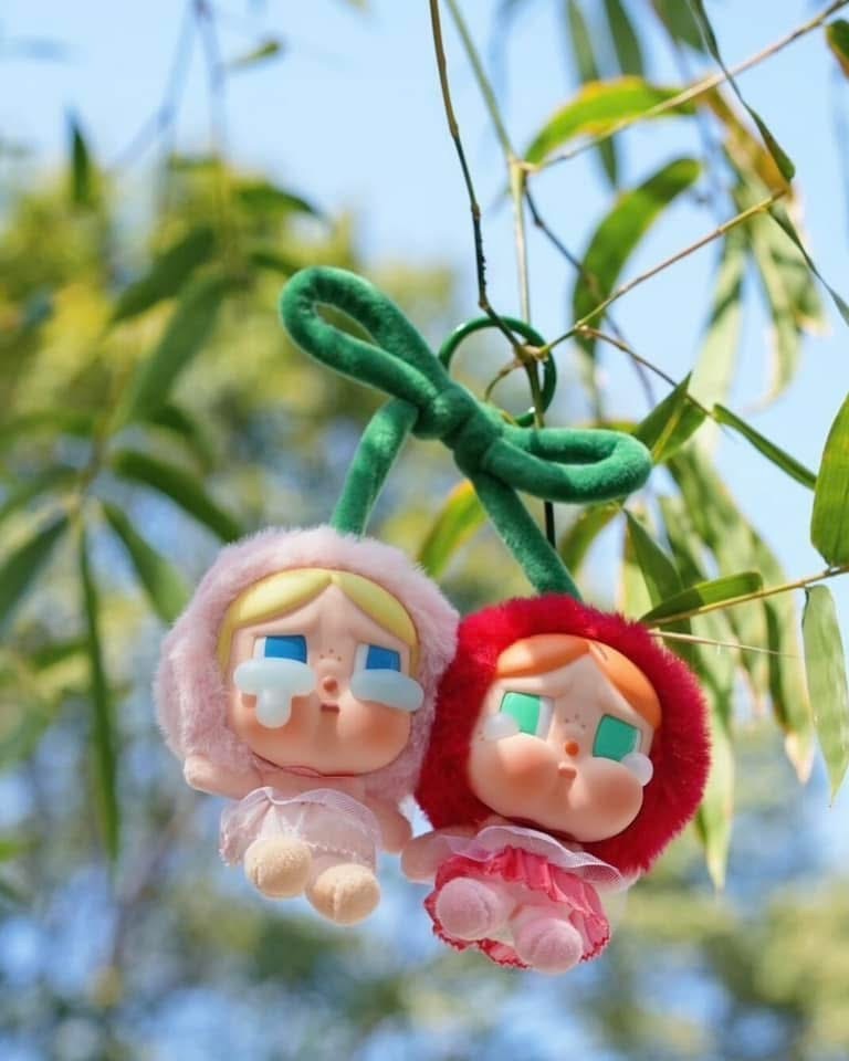 【Luxury】現貨 限量 大陸限定 POPMART 泡泡瑪特 CRYBABY 哭娃 甜再一起 吸磁吊飾 吸磁娃娃 蝴蝶結吊飾 搪膠 毛絨 吊卡 公仔 掛件