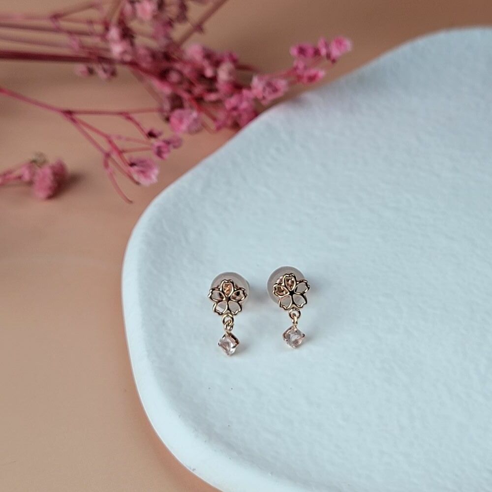 【me.luxe】K10櫻花玫瑰石英耳環