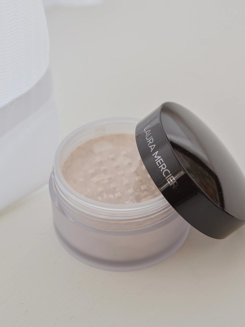 【 預購 】Laura Mercier 柔光蜜粉 (無粉撲) 專櫃