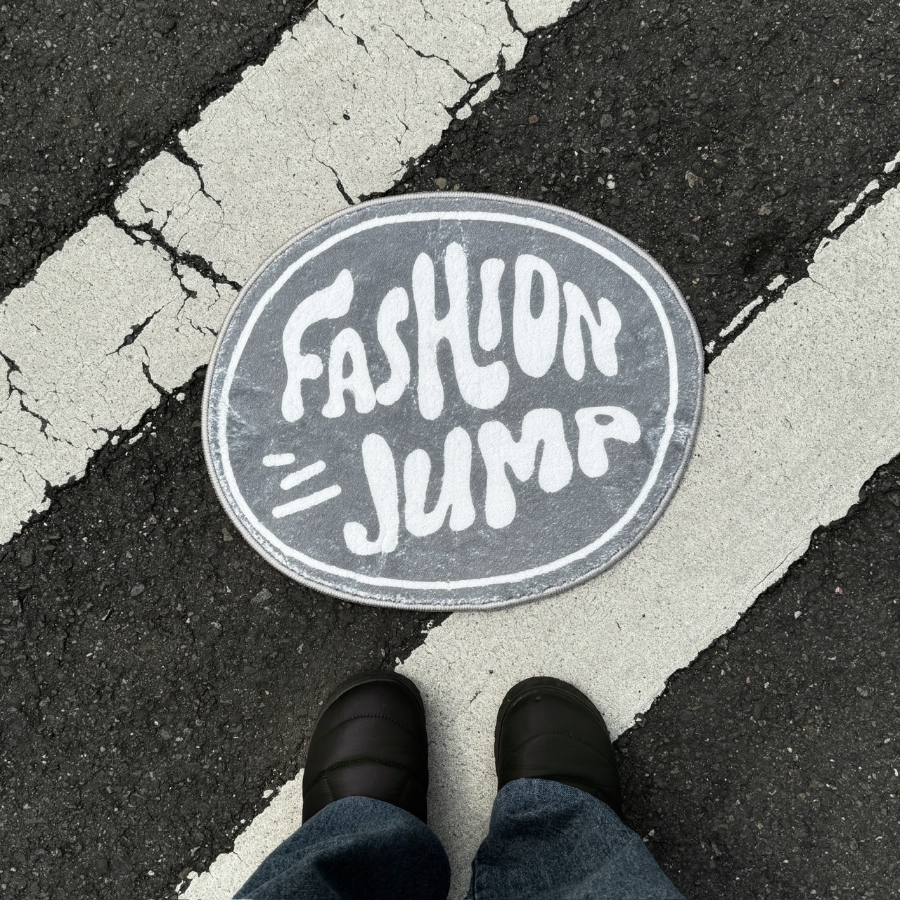 （現貨）FASHIONJUMP Home - Circular Logo Rug 品牌地毯 / 地墊 / 腳踏墊