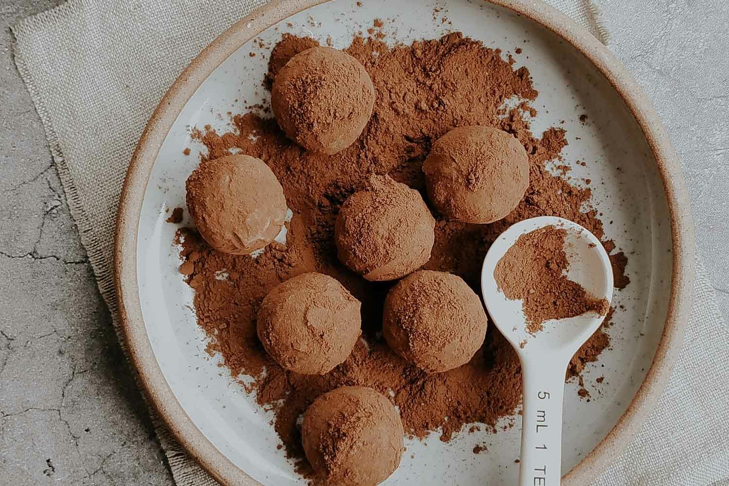 巧克力撒上可可粉