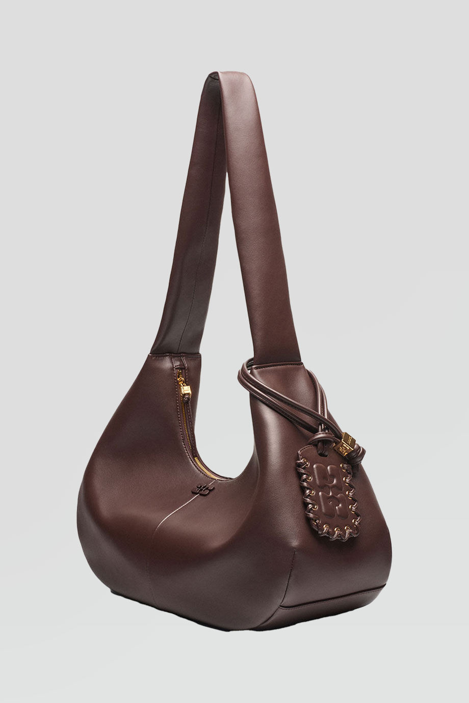 GANNI｜HOBO 寬肩掛飾彎月型流浪包