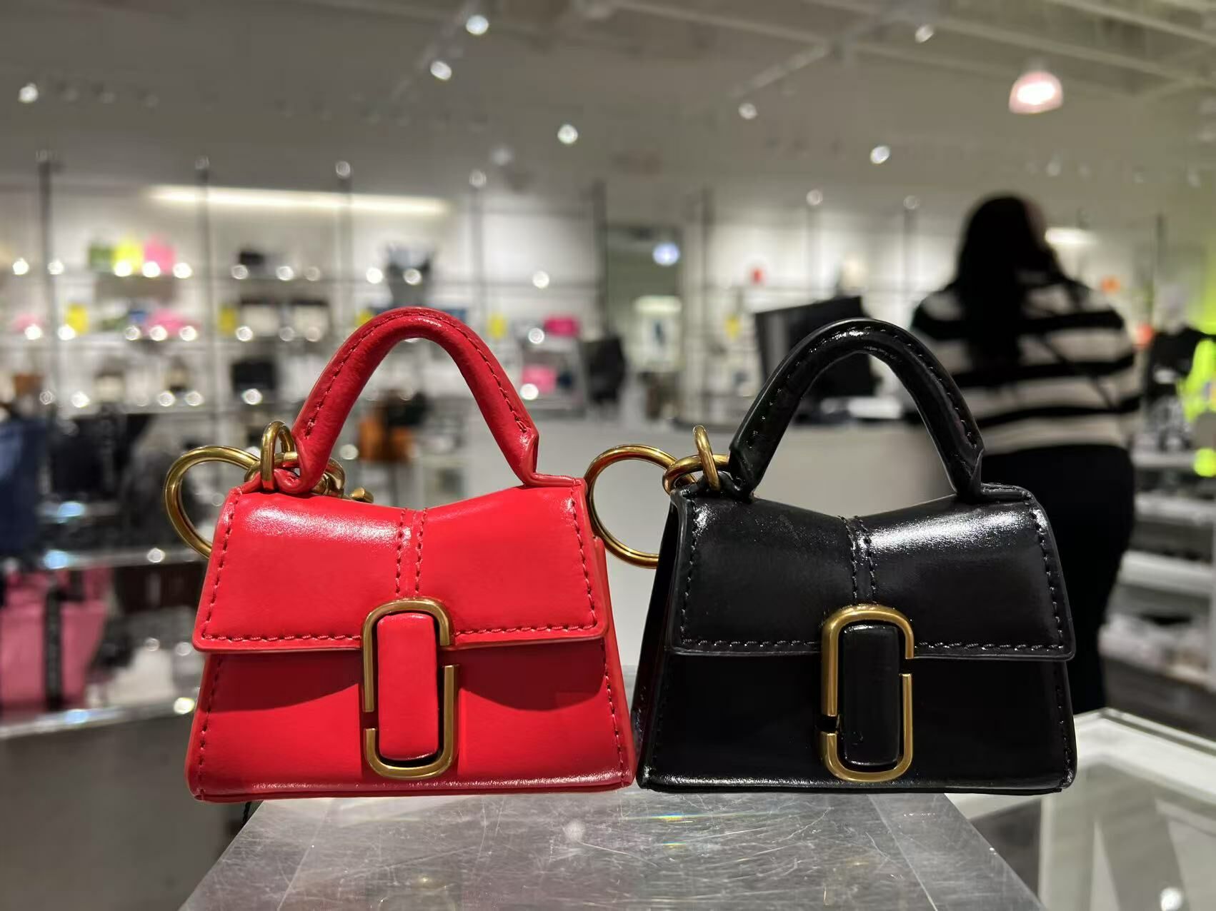 【現貨】Marc Jacobs LL0218107 包包吊飾