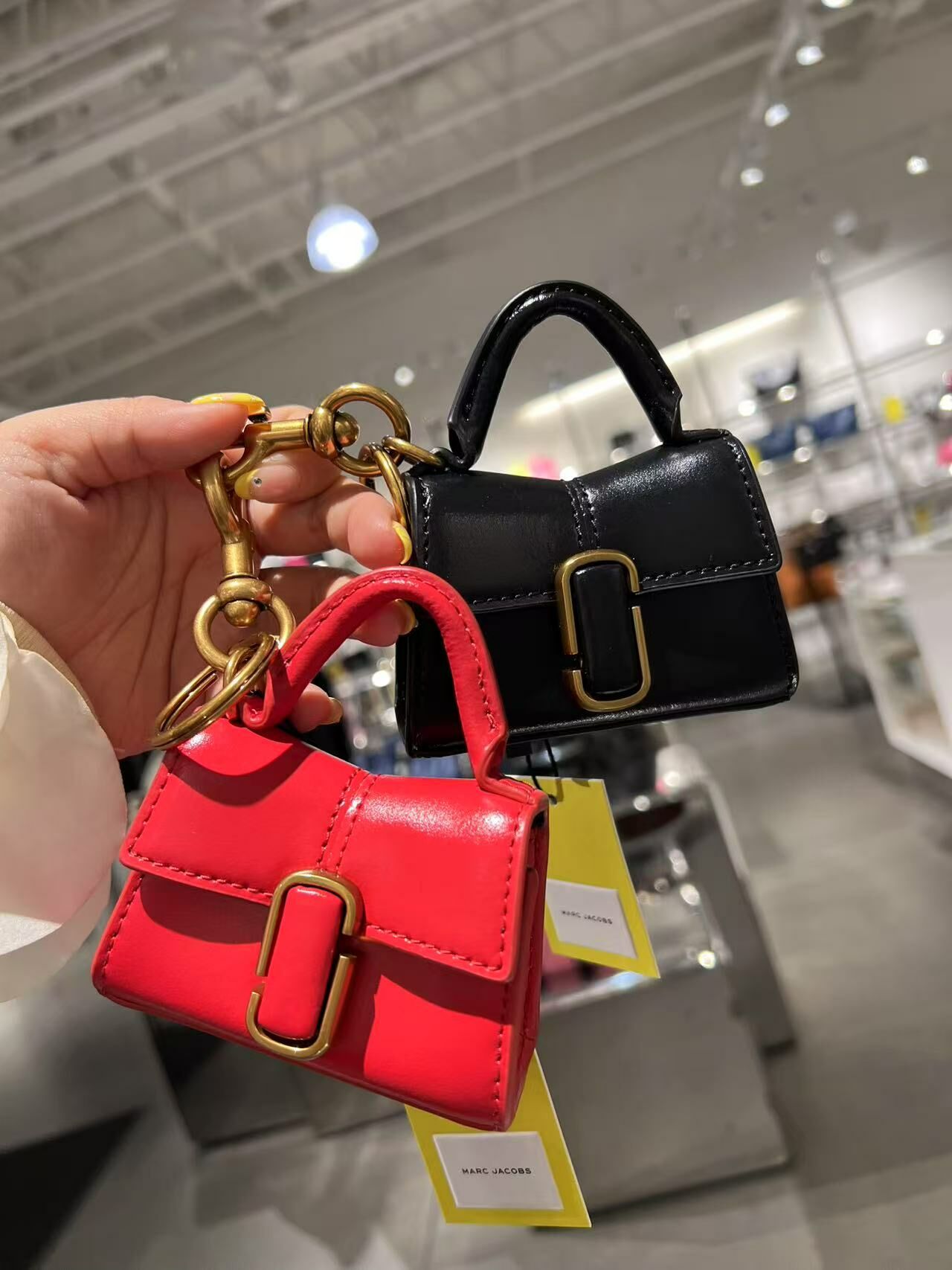 【現貨】Marc Jacobs LL0218107 包包吊飾