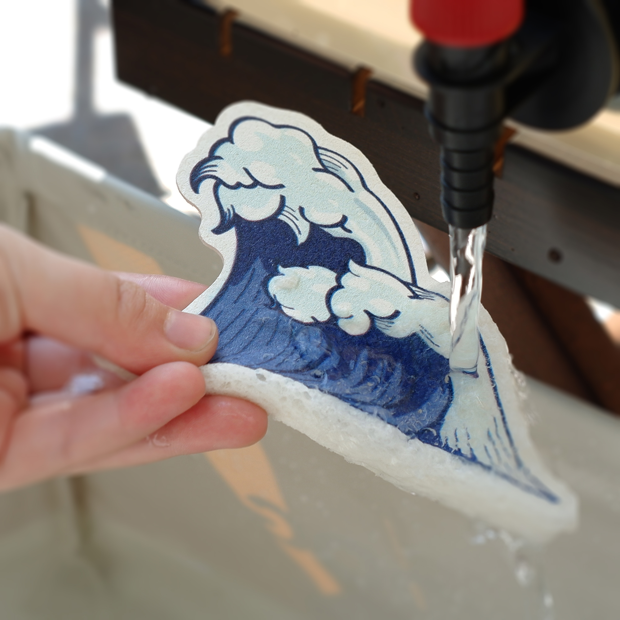 LEAFFY kanagawa waves natural cellulose pop up sponge - kume blue