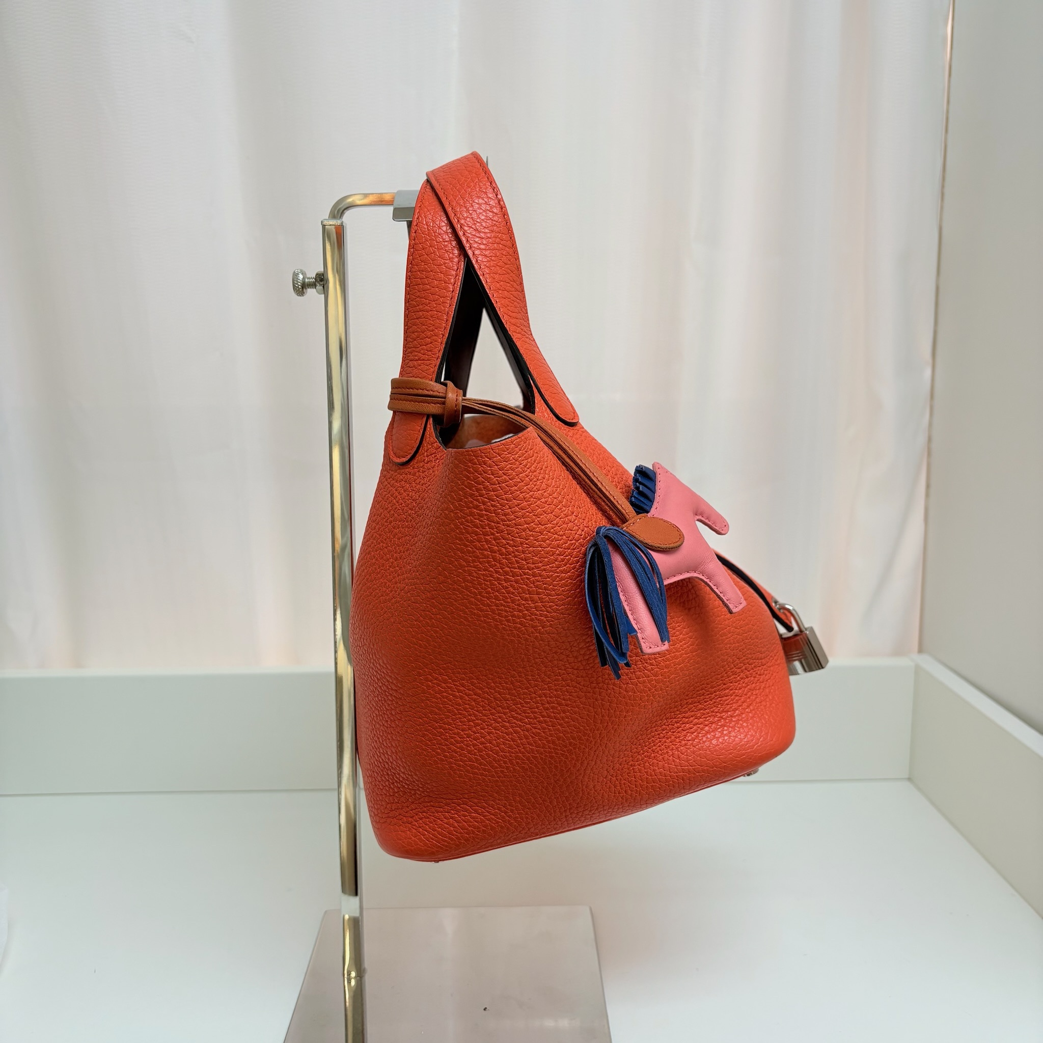 Hermes P18 - Orange / Shw